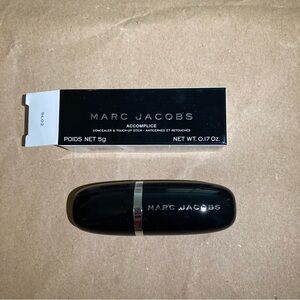 Marc jacobs concealer (tan 46)